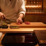 Restaurants japonais Londres : comptoir omakase, chef découpe sashimi