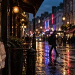 Visiter soho londres : ruelle de Carnaby Street, néons et vitrines
